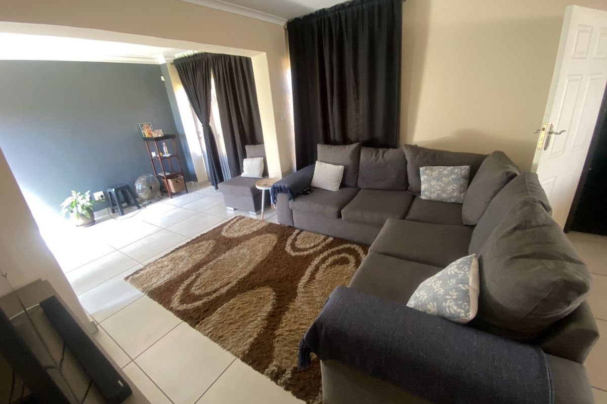 3 Bedroom 2 Bathroom Townhouse in Kyalami Hills - Photo 3