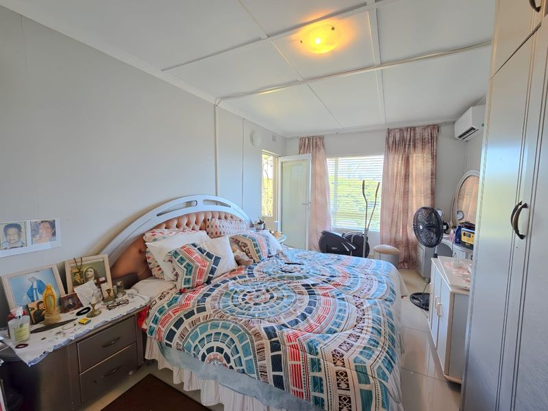 Duplex with Breathtaking Sea Views in Blythedale Beach - Photo 8