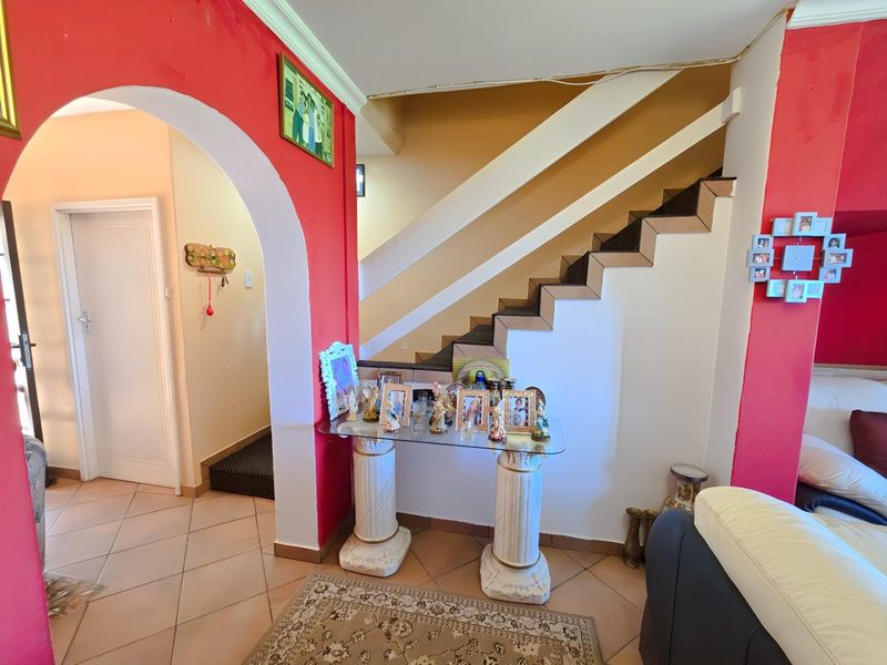 Duplex with Breathtaking Sea Views in Blythedale Beach - Photo 5