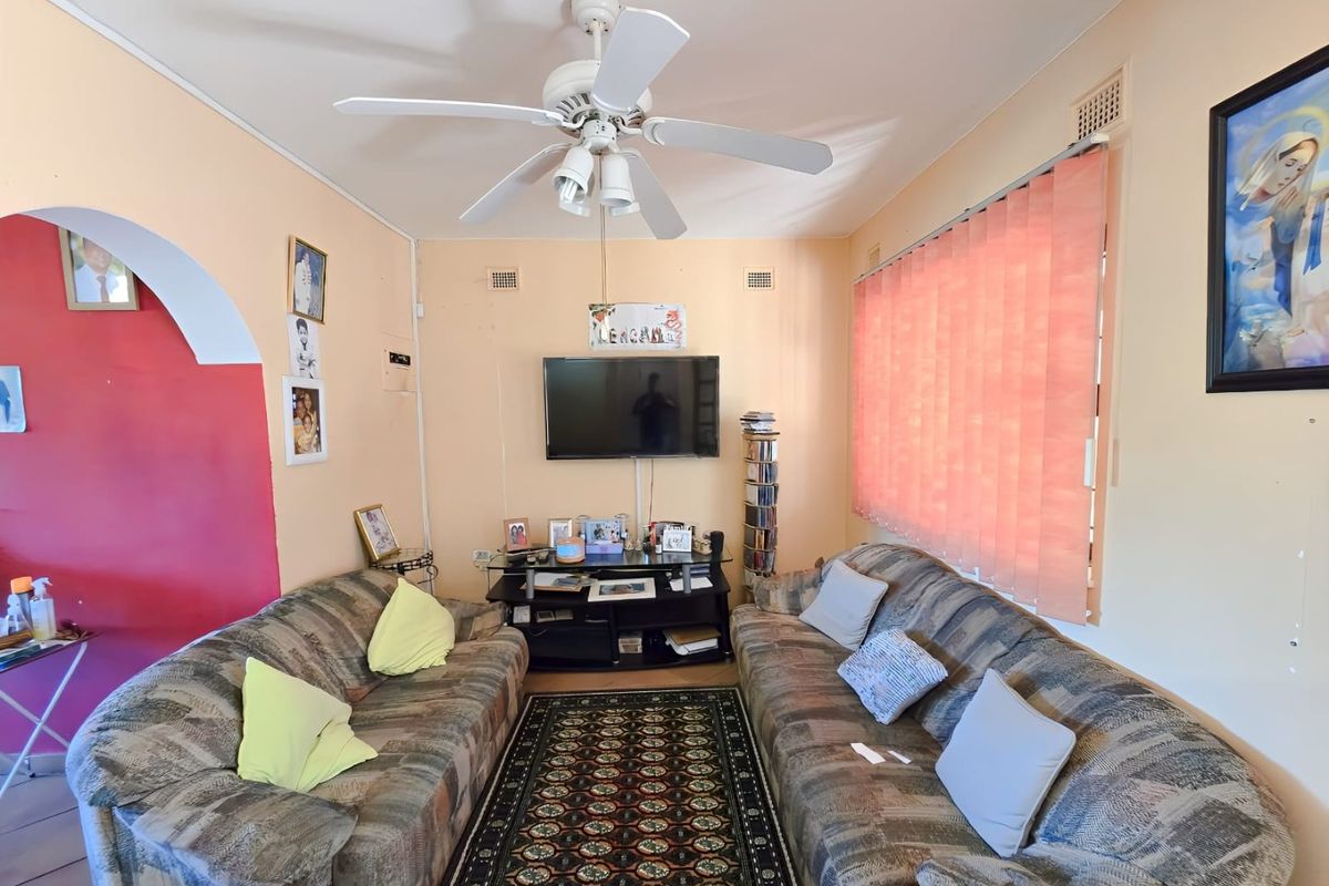 Duplex with Breathtaking Sea Views in Blythedale Beach - Photo 2