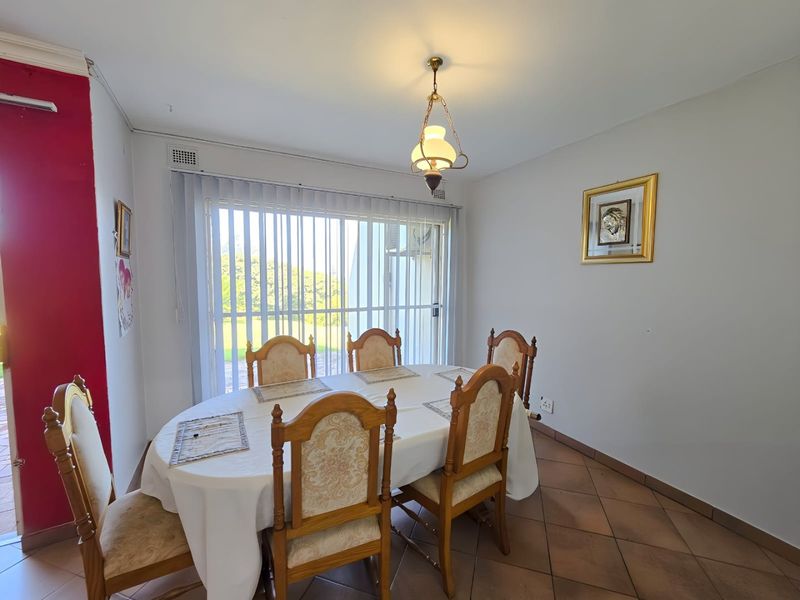 Duplex with Breathtaking Sea Views in Blythedale Beach - Photo 4