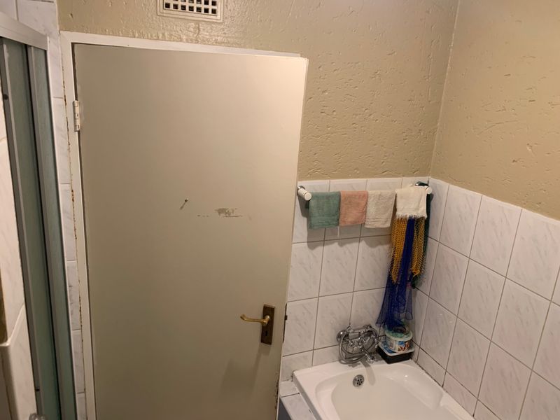 Stylish Ground floor 2 Bedroom Apartment for Sale in Palm Springs Complex.  - Photo 9