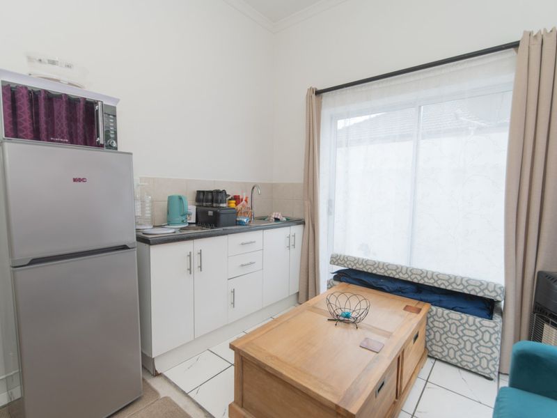 6 bedroom Investment property - Photo 8