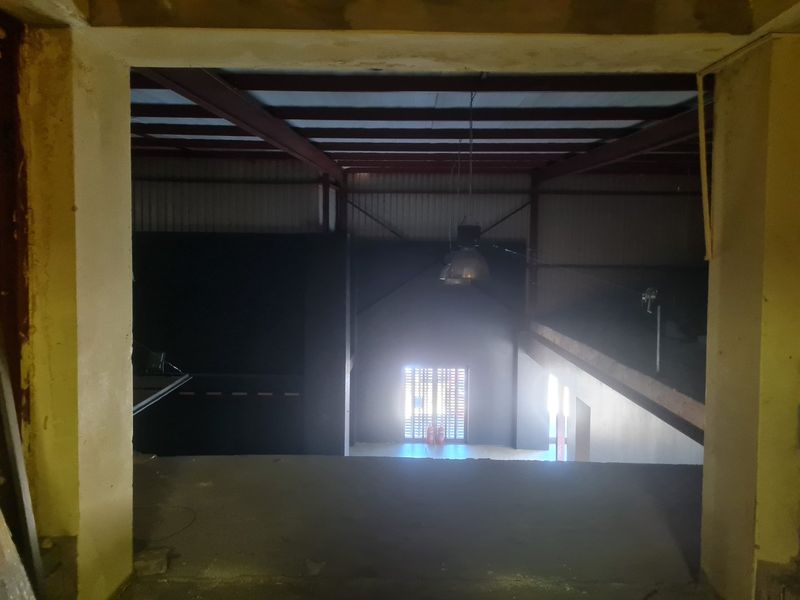 High-quality Shop and Office space - Photo 3