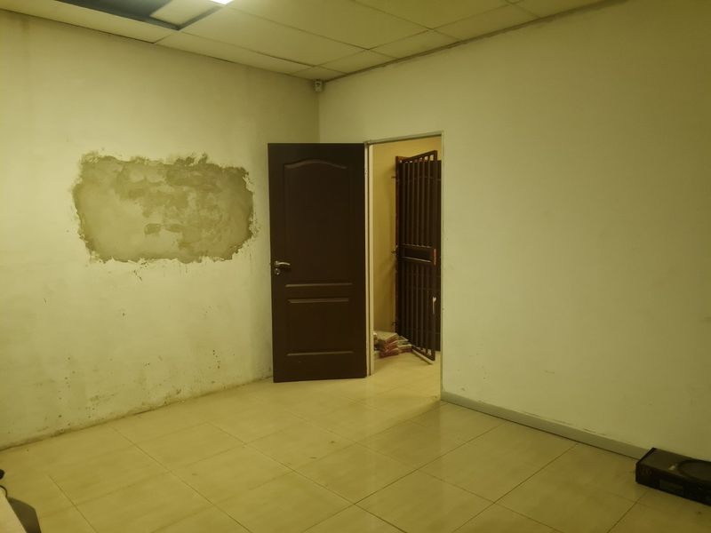 High-quality Shop and Office space - Photo 9