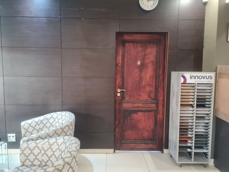 High quality Shop and Office space - Photo 10