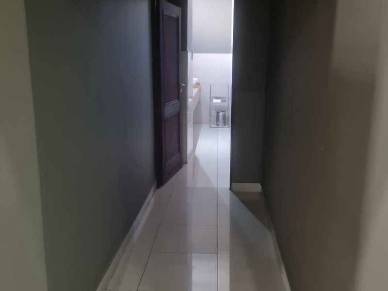 High quality Shop and Office space - Photo 9