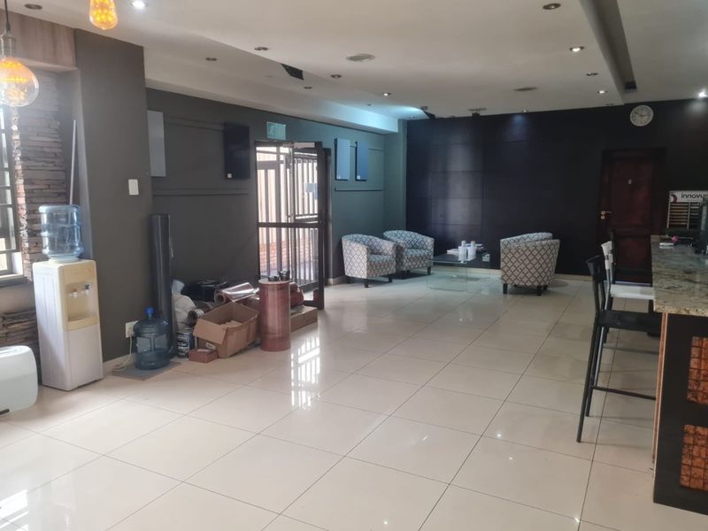 High quality Shop and Office space - Photo 7