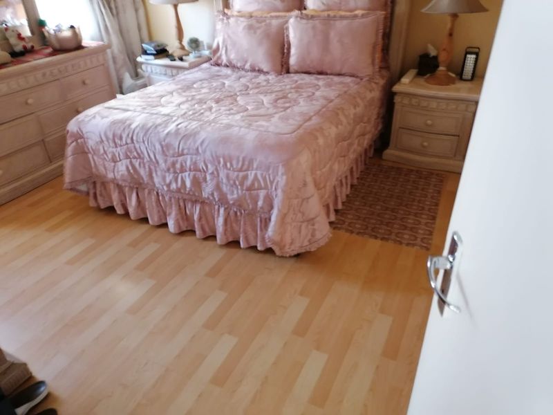 Perfect Retreat Near the Airport  - Photo 9