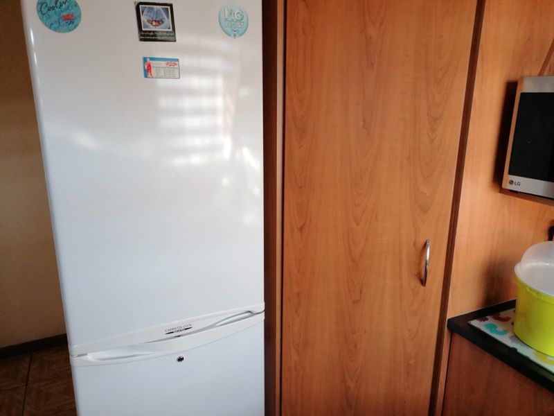 Perfect Retreat Near the Airport  - Photo 6