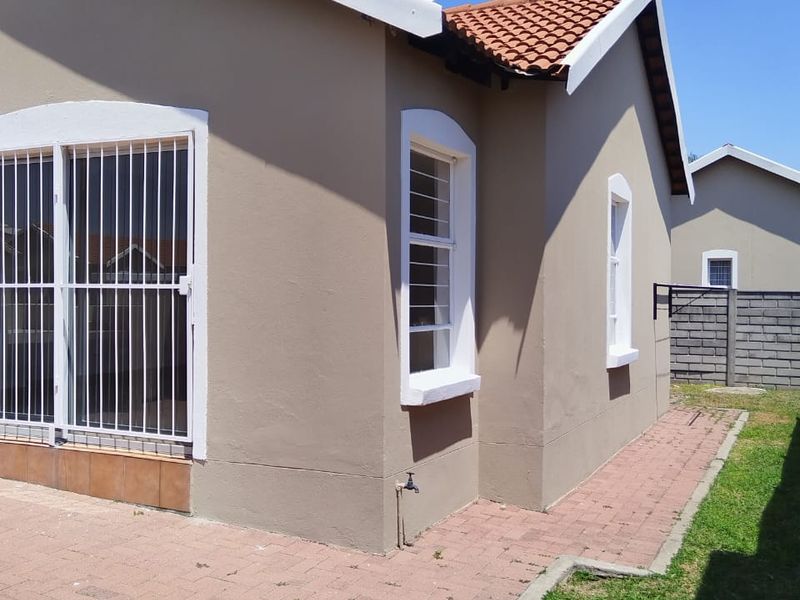 Perfect Two-Bedroom Home in Secure Complex.  Prime Location!!!! - Photo 3