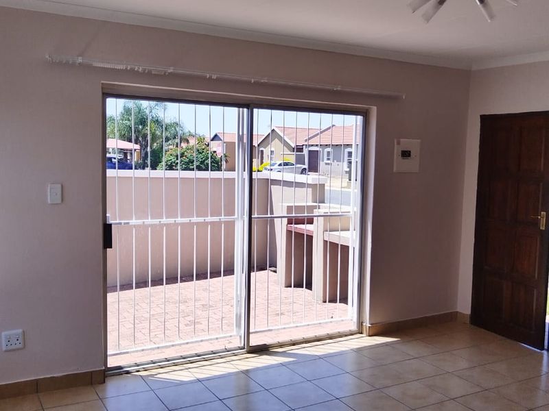 Perfect Two-Bedroom Home in Secure Complex.  Prime Location!!!! - Photo 7