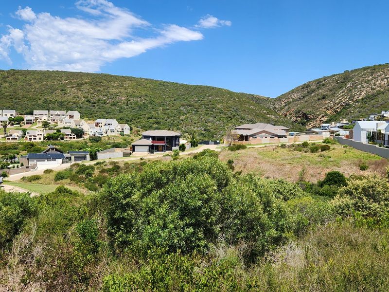 Large Stand.... Popular Neighbourhood... One of the Last Remaining... Well Priced !!! - Photo 8