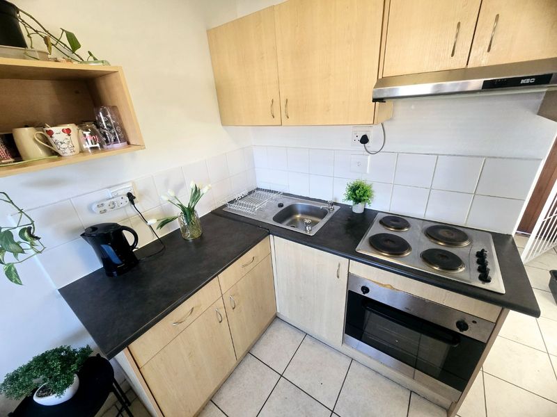 Two bedroom starter home in quiet area - Photo 7