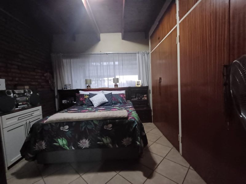 Warm and Cozy 3 Bedroom Townhouse for sale in Secure Complex in Neserhof!! - Photo 7