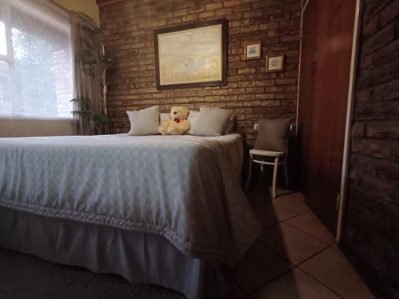 Warm and Cozy 3 Bedroom Townhouse for sale in Secure Complex in Neserhof!! - Photo 8