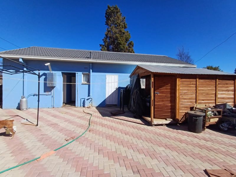 Charming and Secure 3-Bedroom Home for Sale in Orkney - Photo 3