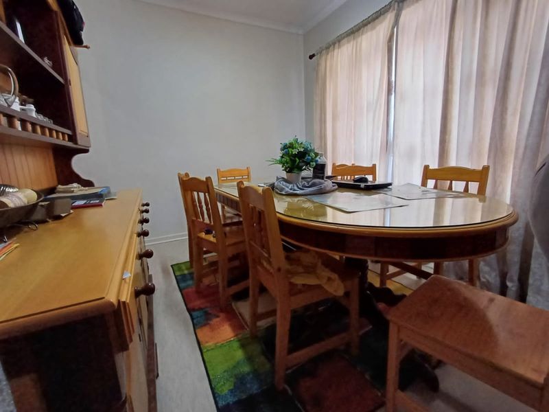 Charming and Secure 3-Bedroom Home for Sale in Orkney - Photo 7