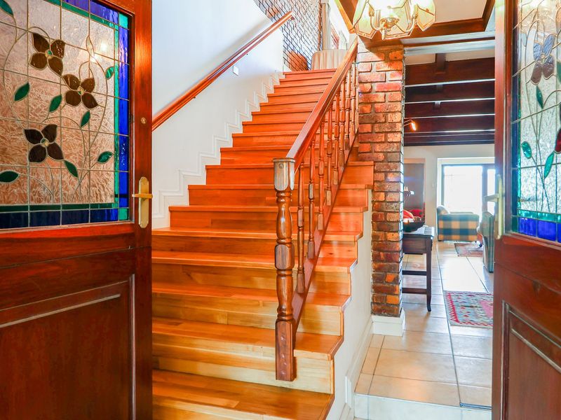 Exquisite double-storey Facebrick home with Lagoon Views - Photo 2