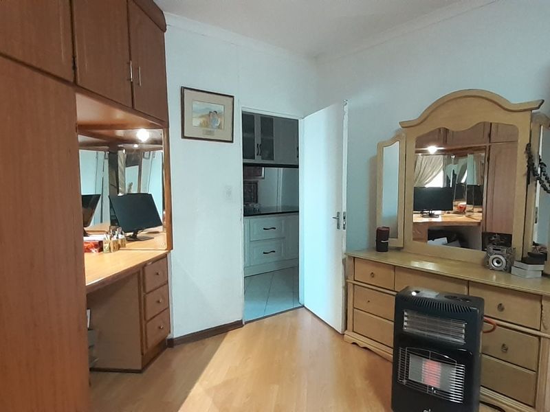 Cozy, Spacious and Comfortable - Photo 9