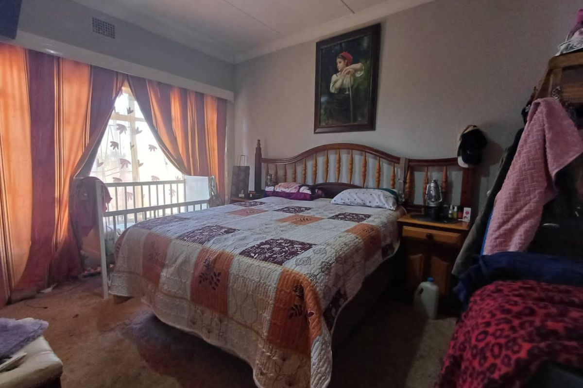 3 Bedroom family Home with Borehole for Sale in Meiringspark!!! - Photo 5