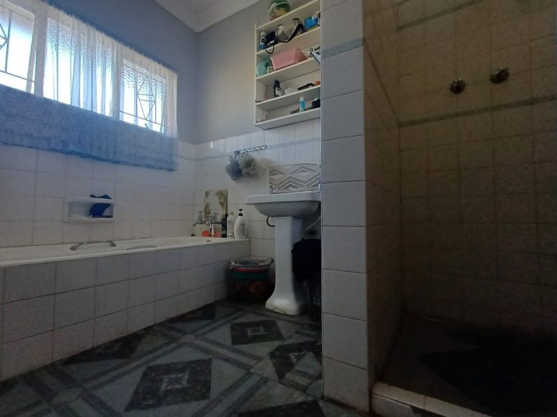 3 Bedroom family Home with Borehole for Sale in Meiringspark!!! - Photo 9