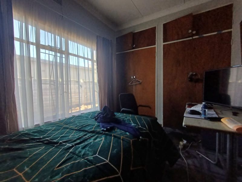 3 Bedroom family Home with Borehole for Sale in Meiringspark!!! - Photo 7