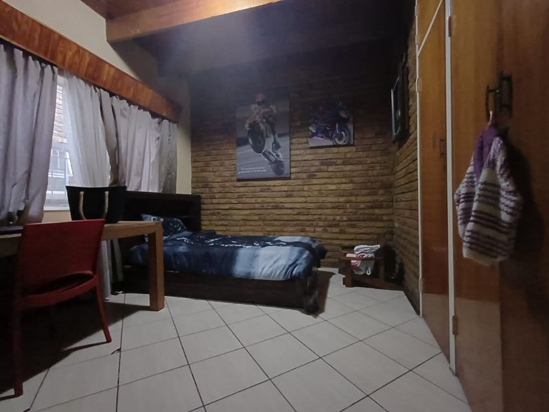 Warm and Cozy 3 Bedroom Townhouse for sale in Secure Complex in Neserhof,! - Photo 8