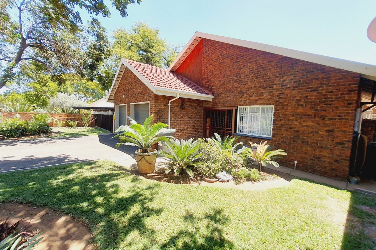 Beautiful renovated 3 bedroom home close in the ever popular suburb of Sinoville - Photo 3