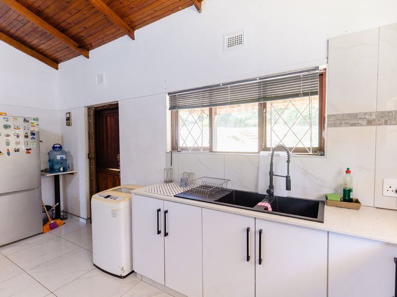 House With Flatlet And Sea Views  - Photo 6