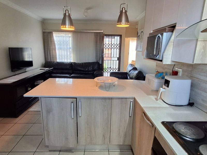 3 BED TOWNHOUSE  HEATHERVIEW GARDENS - Photo 4