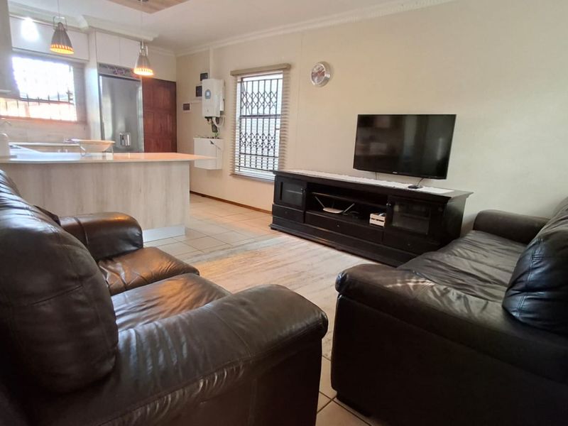 3 BED TOWNHOUSE  HEATHERVIEW GARDENS - Photo 8