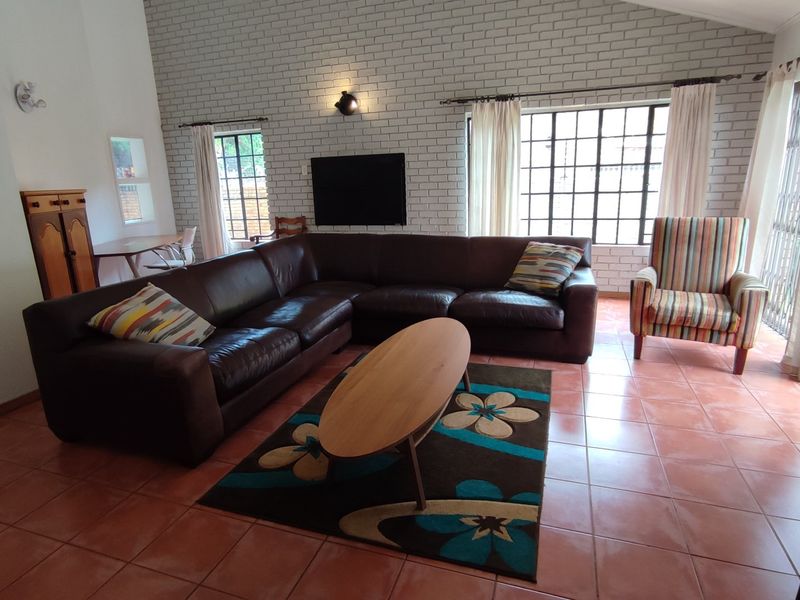 PRIME FAMILY HOME IN ELDORAIGNE EXT 18 BOOMED-OFF NEIGHBORHOOD! - Photo 6