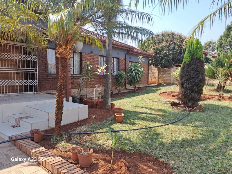 3 Bedroom House For Sale in Makwarela  - Photo 5