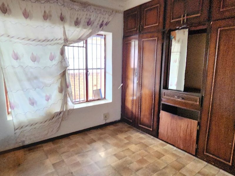 Expansive Home with Outbuilding – Endless Potential! - Photo 7