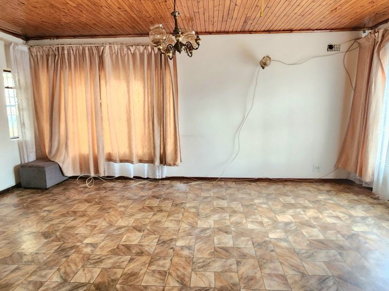 Expansive Home with Outbuilding – Endless Potential! - Photo 6