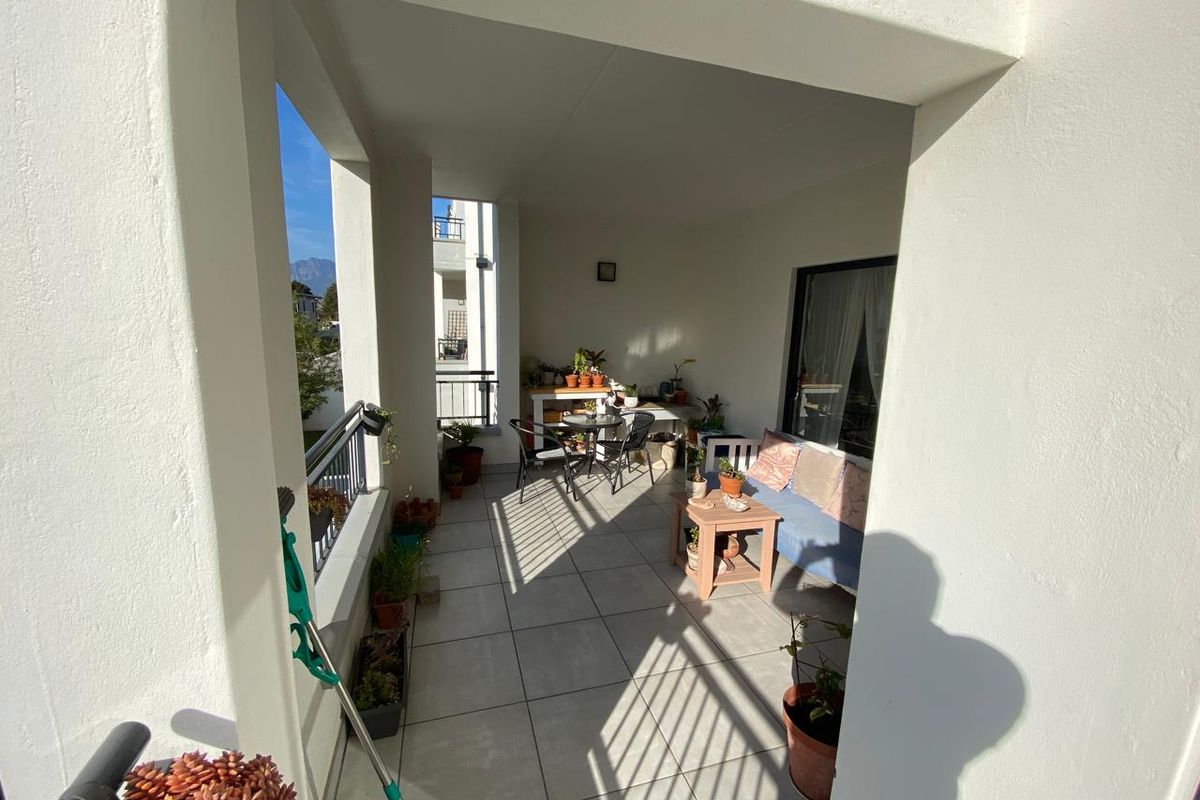 2 Bedroom apartment in The Jade - Photo 2