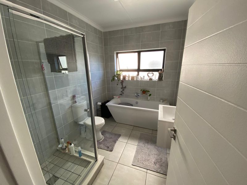 2 Bedroom apartment in The Jade - Photo 7