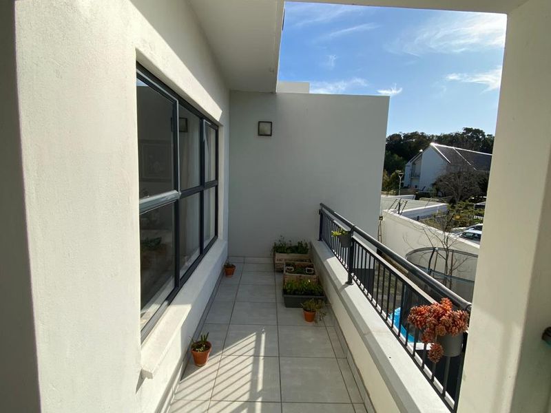 2 Bedroom apartment in The Jade - Photo 3