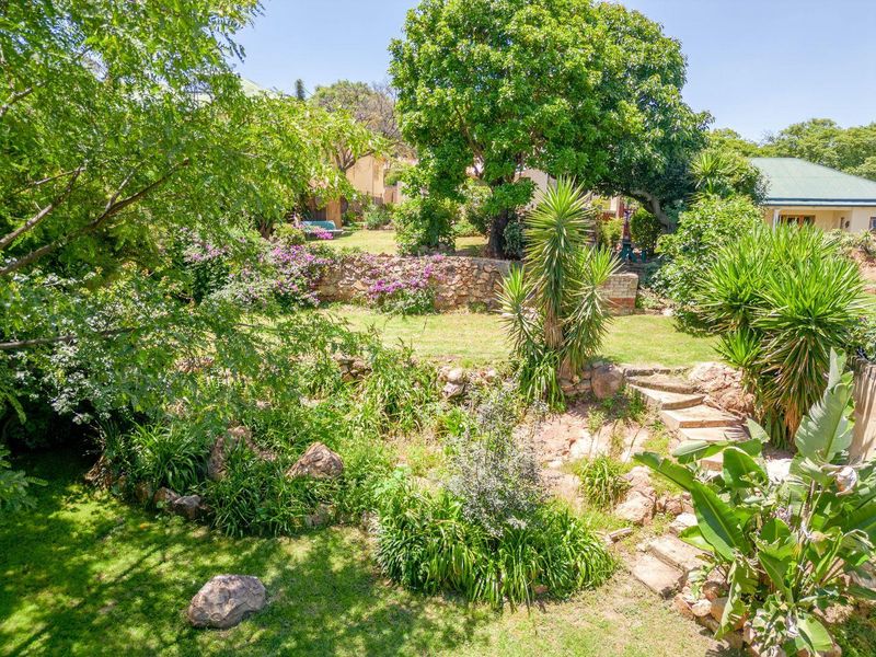 Double Story house with magnificent views, Build in the 20th Century, and build to last - Photo 6