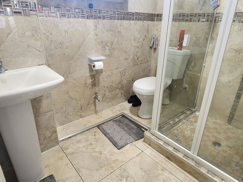 AN EXCELLENT INVESTMENT OPPORTUNITY A GROUND FLOOR APARTMENT  - Photo 8