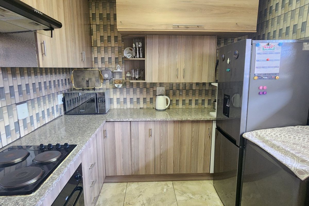 AN EXCELLENT INVESTMENT OPPORTUNITY A GROUND FLOOR APARTMENT  - Photo 3