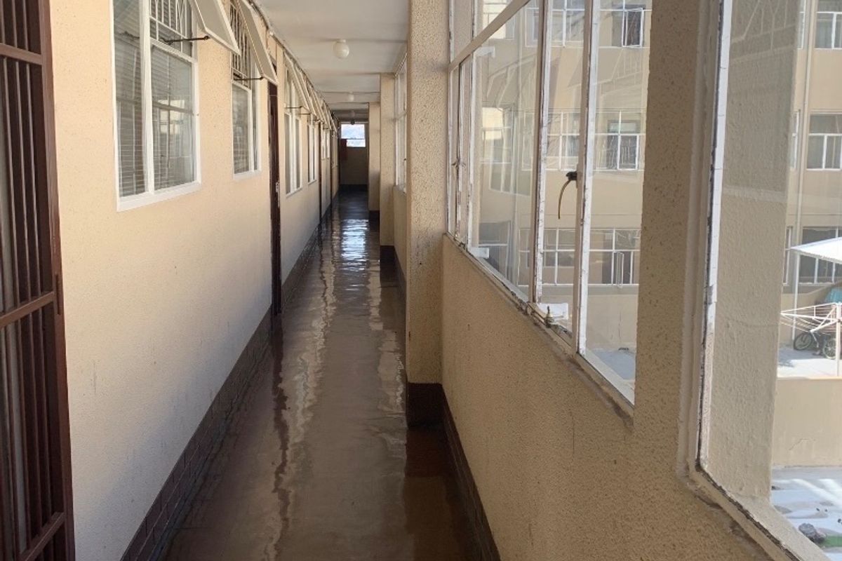 Stunning View 2 Bedroom Apartment for Sale in Southdale.  - Photo 3