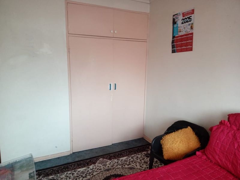 Stunning View 2 Bedroom Apartment for Sale in Southdale.  - Photo 9