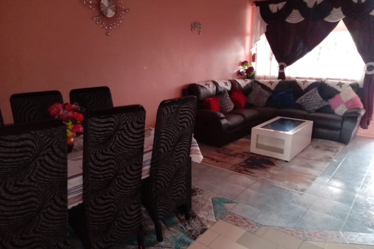 Stunning View 2 Bedroom Apartment for Sale in Southdale.  - Photo 4