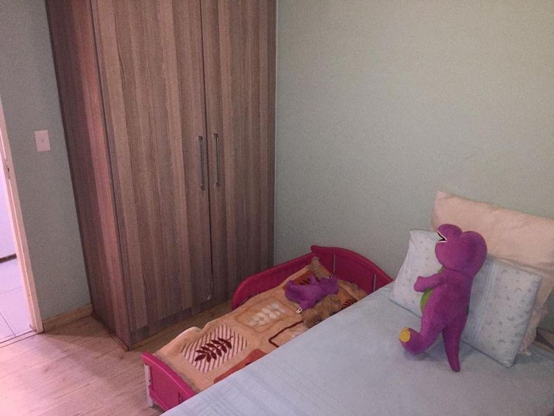 3 Bedroom Simplex For Sale in Mondeor - Photo 8