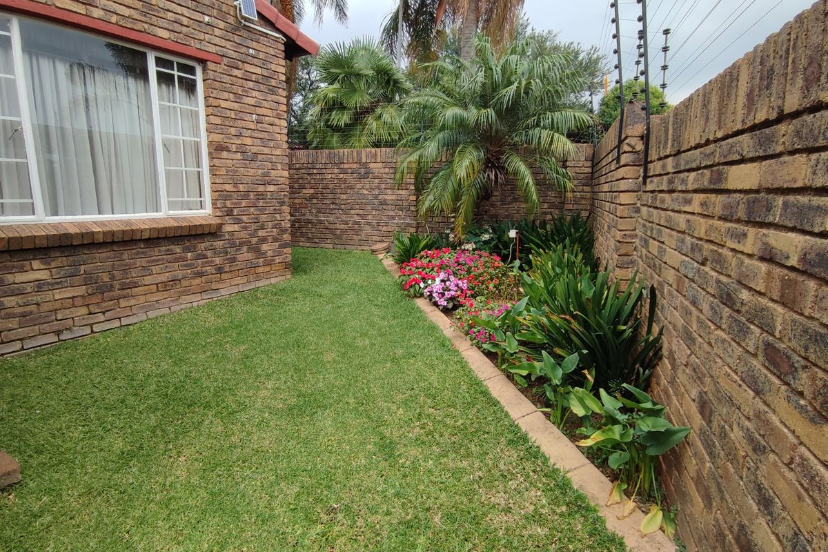 Neat as a Pin – Stunning 3-Bedroom Family Home in Prime Location! - Photo 3