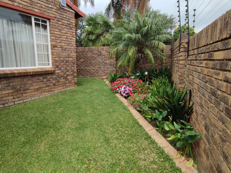 Neat as a Pin – Stunning 3-Bedroom Family Home in Prime Location! - Photo 3