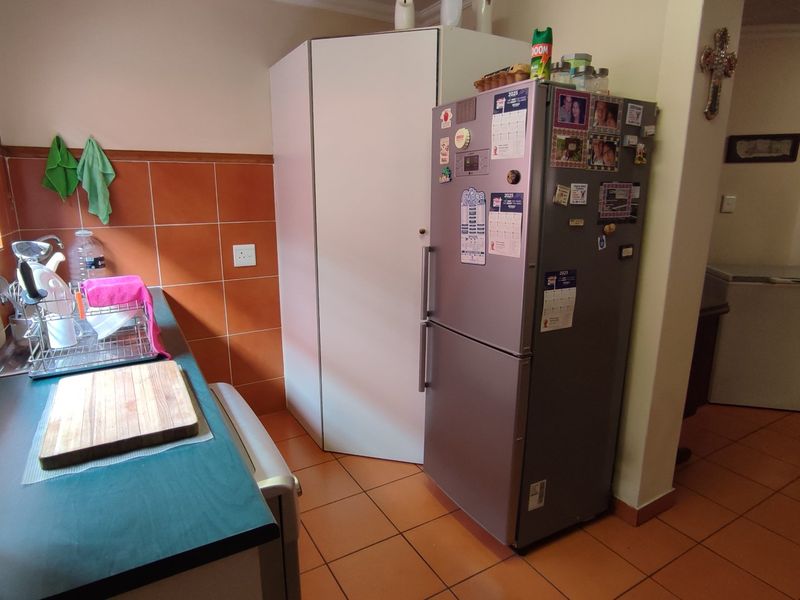 Neat as a Pin – Stunning 3-Bedroom Family Home in Prime Location! - Photo 10