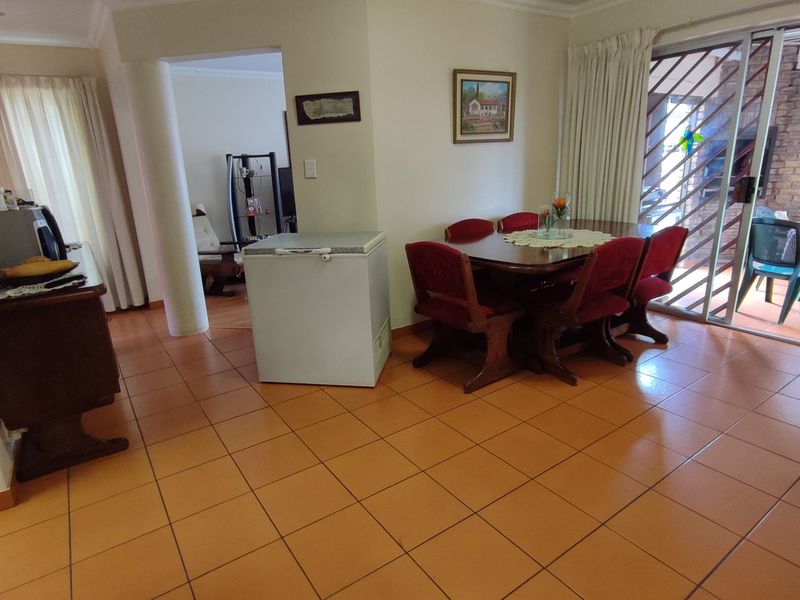 Neat as a Pin – Stunning 3-Bedroom Family Home in Prime Location! - Photo 6